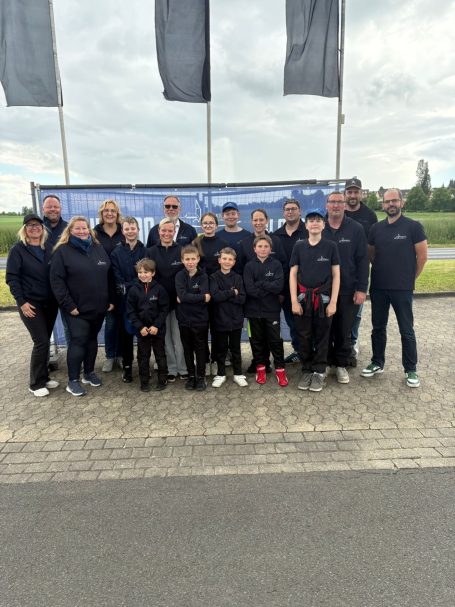 Jugendkartgruppe mit Eltern